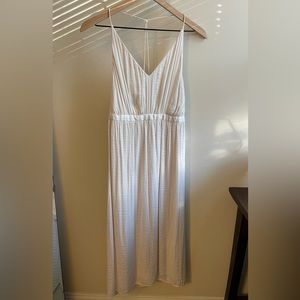 Kimchi Blue Flowy off-white dress